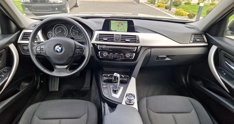 BMW Seria 3 cena 49999 przebieg: 237000, rok produkcji 2017 z Jaworzyna Śląska małe 742